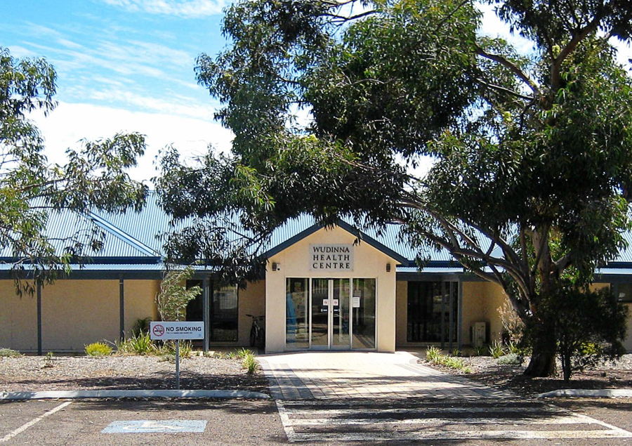 Photo showing the front of the Wudinna Community Hospital